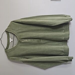 TIME and TRU Green Top L